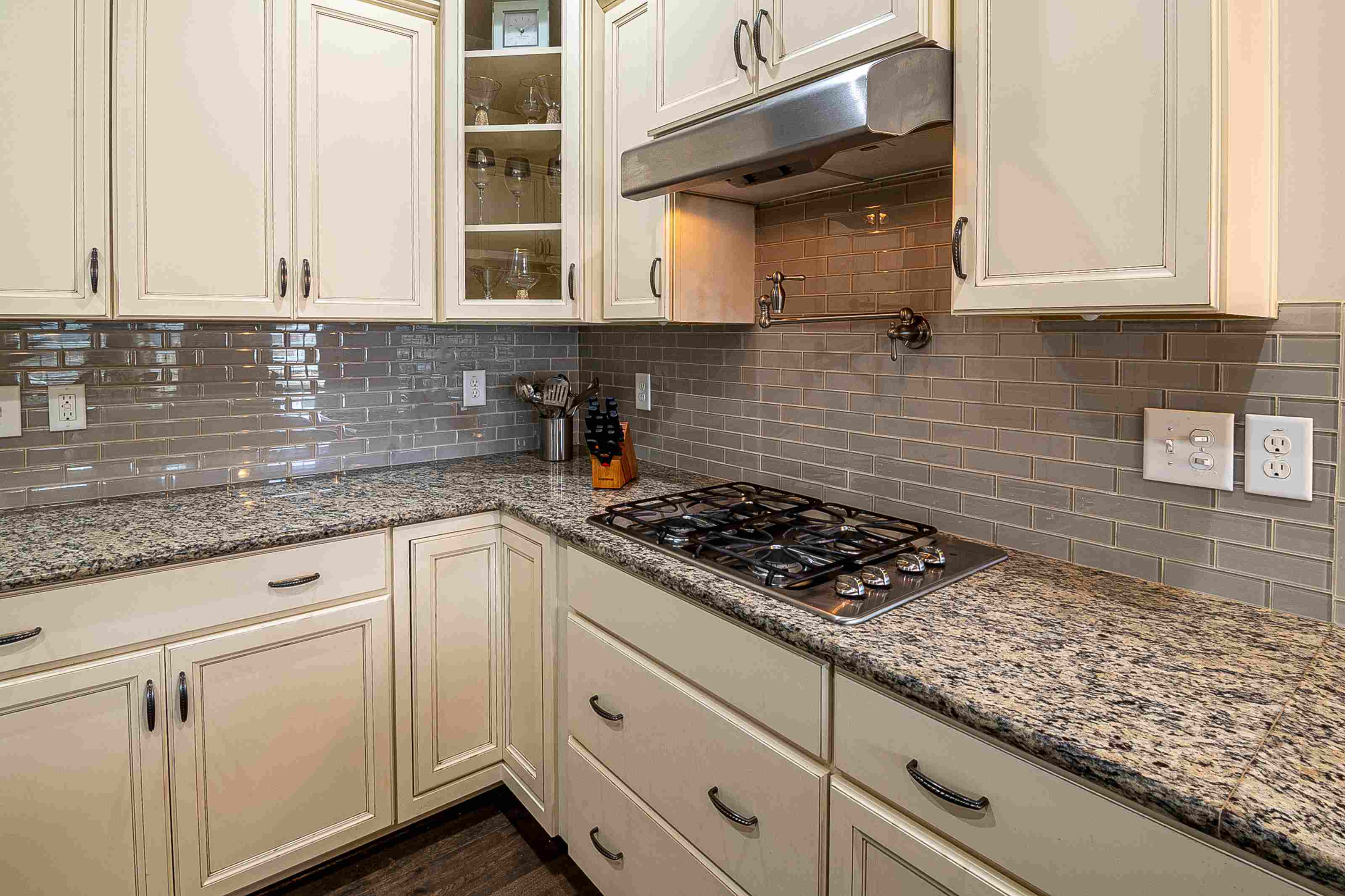 Why Is Range Hood Lighting Important?